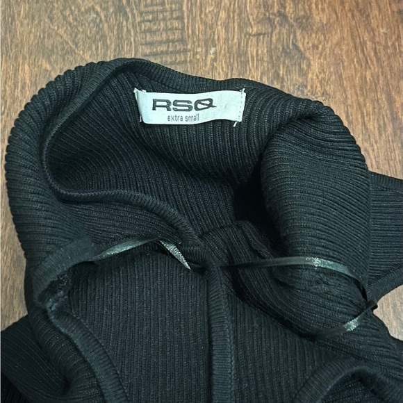 Black ribbed dress😍 - Picture 3 of 3